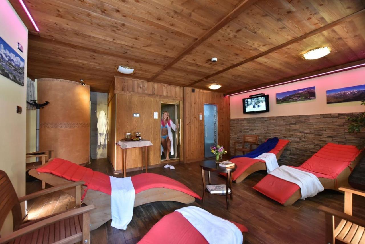 Miramonti Hotel Valtournenche Bagian luar foto