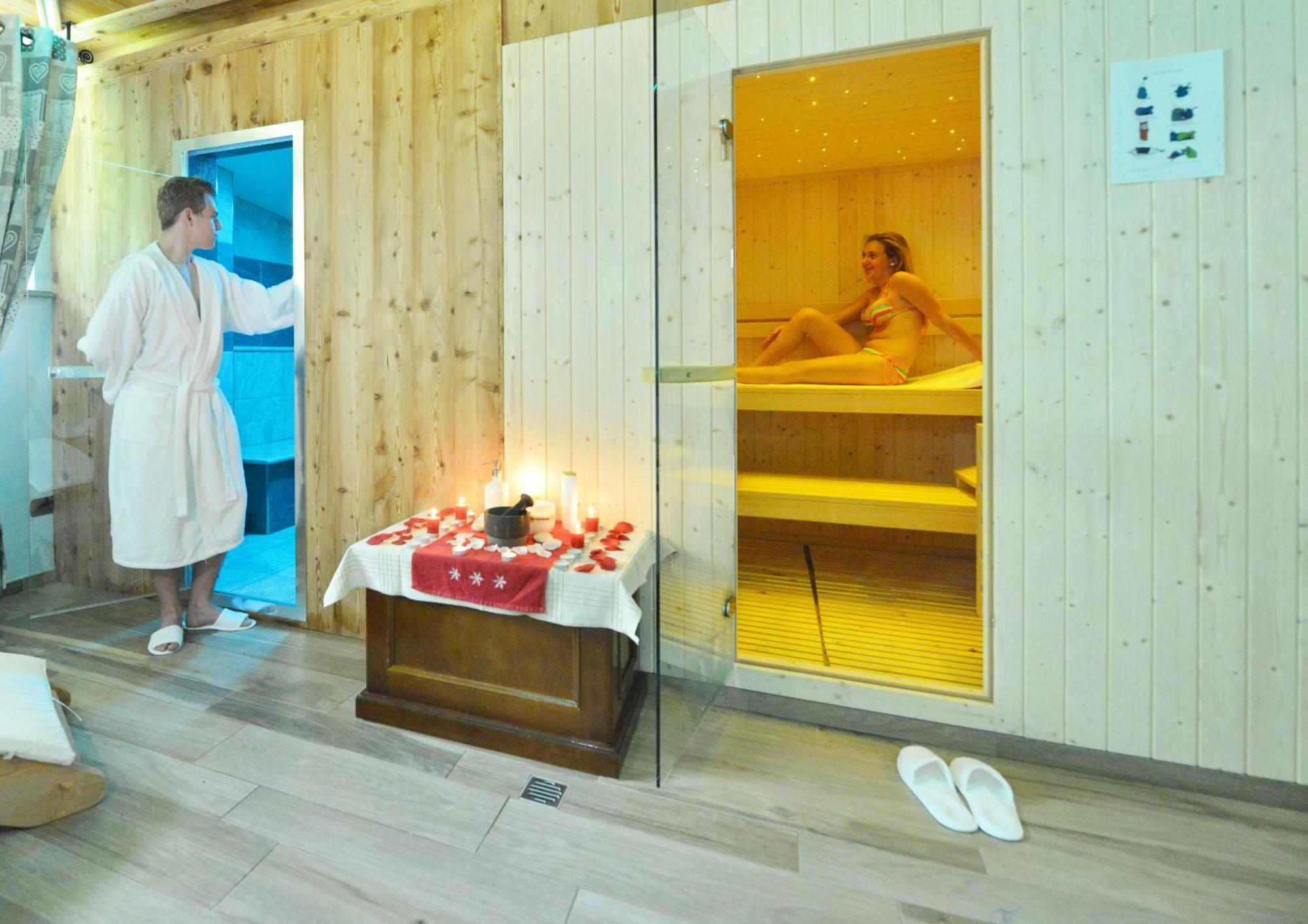 Miramonti Hotel Valtournenche Bagian luar foto