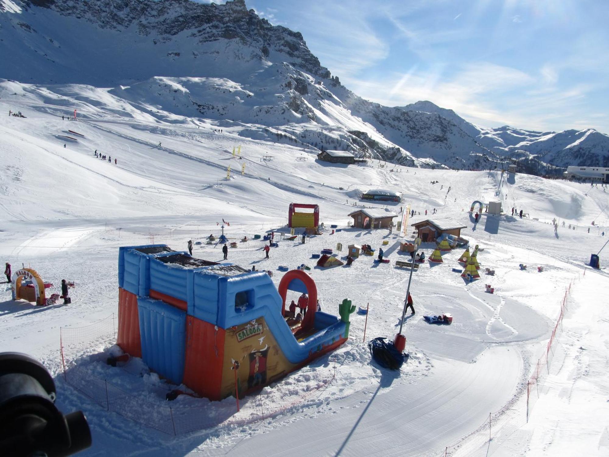 Miramonti Hotel Valtournenche Bagian luar foto