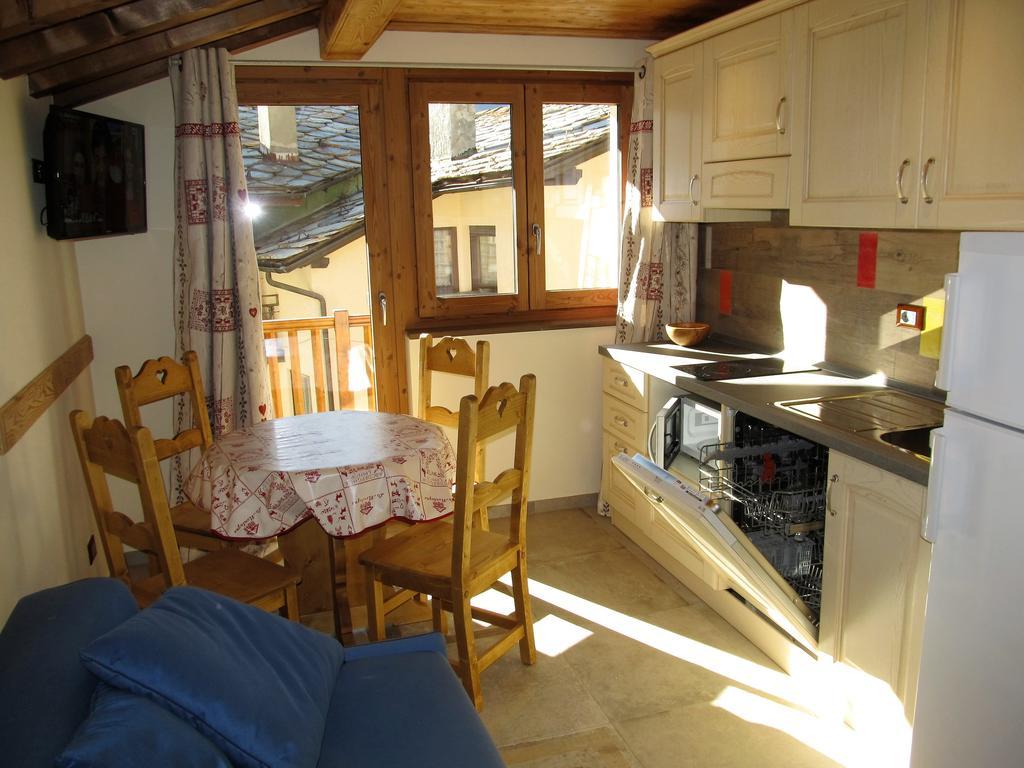 Miramonti Hotel Valtournenche Bagian luar foto