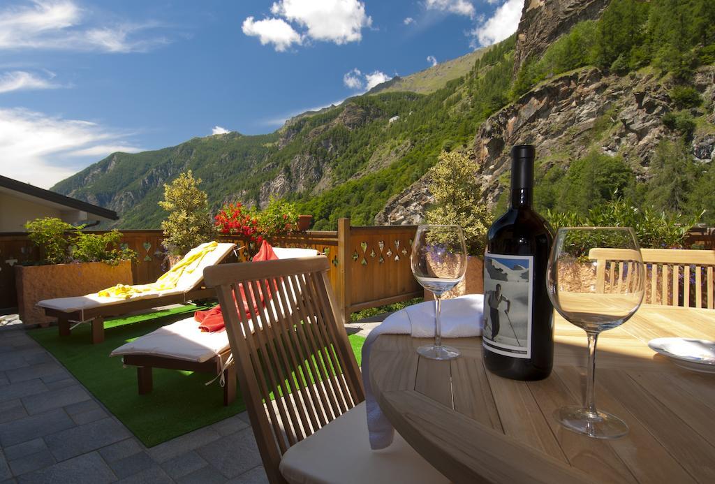 Miramonti Hotel Valtournenche Bagian luar foto
