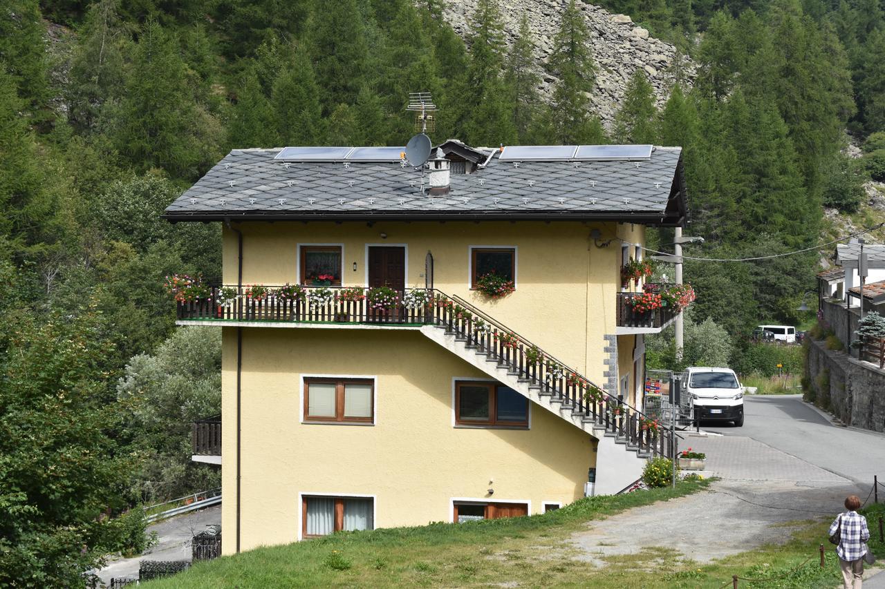 Miramonti Hotel Valtournenche Bagian luar foto