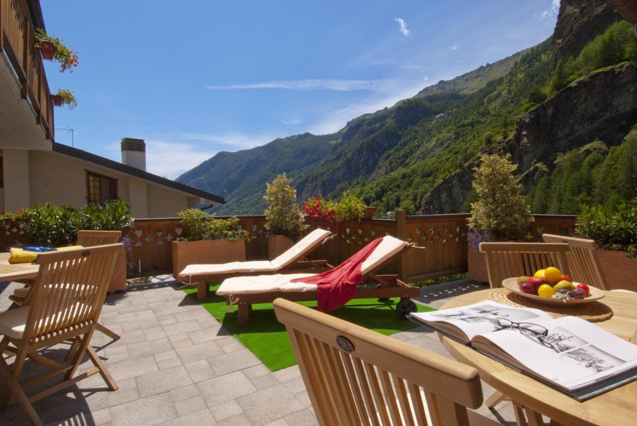 Miramonti Hotel Valtournenche Bagian luar foto